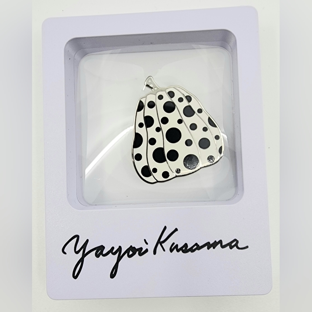 NWOT Yayoi Kusama Pin with box‎ 🎁🌲
